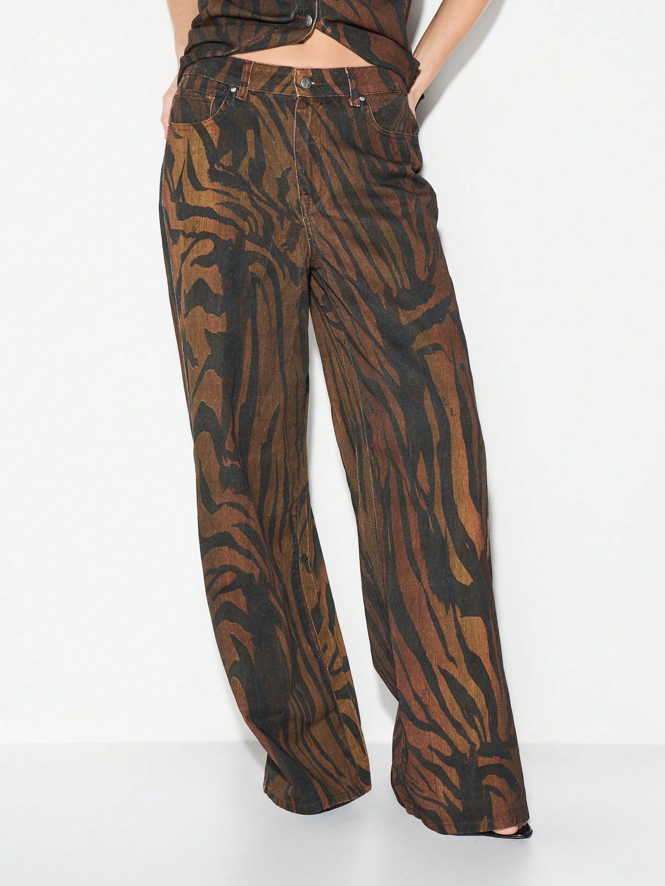 KIZN Printed Wide Leg Denim Jeans With Abstract Pattern