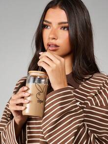 Missguided x Playboy 玻璃梅森罐，配竹制盖子和吸管 - 冰咖啡冷萃饮用杯，印有兔子图案