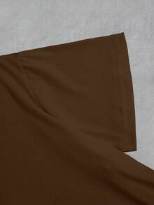 Manfinity Dauomo 男士字母和浣熊印花圆领宽松休闲短袖T恤 - 咖啡棕 - 查看 4