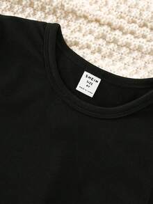 SHEIN Casuvi Kids 男童四季百搭休闲时尚创意个性清新简约精致数码67图案印花短袖T恤，舒适百搭，适合男童日常穿着 - 黑色 - 查看 6
