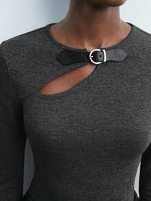 Maija Áo kiểu nữ màu xám và đen, thiết kế bất đối xứng khoét rỗng bằng da, dáng ôm vừa vặn, đa năng cho đi làm, công sở, dạo phố, thanh lịch cho tiệc Giáng sinh, năm mới, dễ phối đồ cho các buổi đi chơi. - Màu xám đen - Xem 2