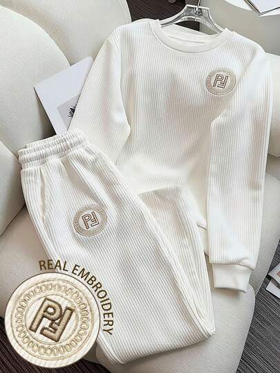 SHEIN 2 件字母刺绣时尚简约灯芯绒套装，送给朋友的礼物