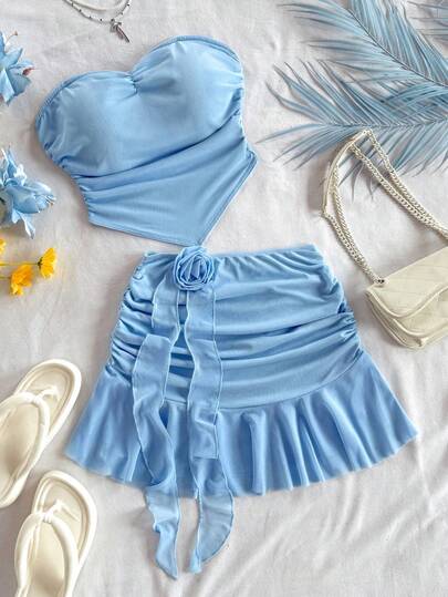 Soleia Set de 2 piezas con top bandeau plisado liso y falda mini decorada con flores 3D para mujer