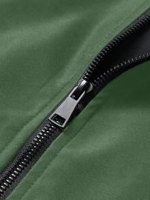 Manfinity Homme Chaqueta universitaria con cremallera y ribete a rayas de corte holgado para hombre - Verde militar - Ver 6