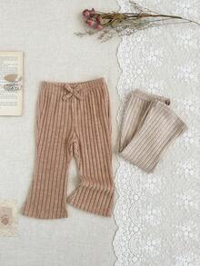 SHEIN 女婴纯色打底裤两件套，三件套可选，简约甜美风格，直筒宽松版型，适合日常外出、居家休闲、户外运动、派对等场合，秋冬季节适用。