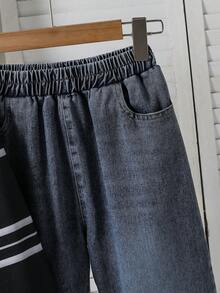 SHEIN Mirajuku 2 Stücke/Set Lässiger, stilvoller Tween Jungen Schwarz & Weiß gestreiftes Langarm T-Shirt mit Tasche und zerrissene Jeans mit elastischem Bund, weite Passform, bequem für den täglichen Gebrauch, Ausflüge, Partys, Reisen, Fotoshootings - Schwarz - Übersicht 4