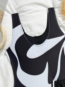 SHEIN Teen Girl Black & White Graphic Print One-Piece Swimwear Set With Shorts,Snug Fit Competitive Bathing Suit For Tweens 13 Year Old,Summer,Beach,Holiday - Multicolor - View 4