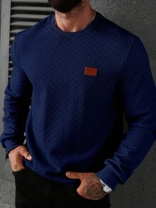 Manfinity CasualCool Áo nỉ nam cổ tròn in họa tiết, áo len nam màu xanh dương, áo cổ tròn nam màu xanh navy, áo len nam màu xanh navy, áo nỉ nam màu xanh dương. Thích hợp cho: Mặc hàng ngày, đi chơi cuối tuần, hoạt động ngoài trời, du lịch, môi trường làm việc thoải mái hoặc các dịp bán trang trọng, quà tặng cho bạn trai/chồng, quà kỷ niệm/sinh nhật, quà Giáng sinh/Năm mới. - Xanh đậm - Xem 5