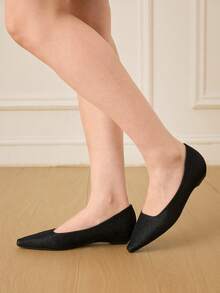 CUCCOO HITCHD 女士亮片尖头平底鞋，优雅浪漫，简约时尚，舒适百搭，暗黑哥特风基础款黑色亮片平底鞋，适合搭配连衣裙，出席婚礼、派对、节日（万圣节、圣诞节、感恩节）等场合。 - 黑色 - 查看 7