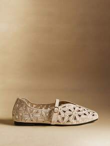 Rosivie 女士休闲百搭通勤镂空刺绣平底鞋 - 米色 - 查看 4