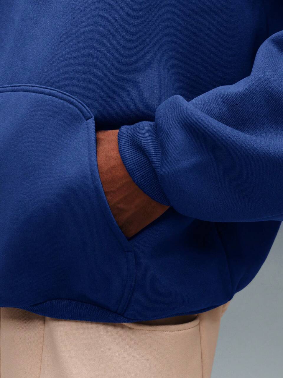PLAYBOY X SUMWON Sudadera con capucha esencial oversize con bolsillo central y detalle bordado con logo, para uso casual y cómodo en otoño e invierno