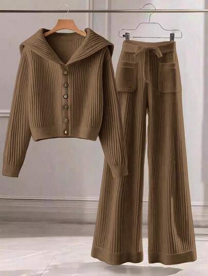 Franclia 两件套女士休闲纯色针织衫套装，包括一件翻领纽扣开衫和一条前蝴蝶结口袋针织裤。