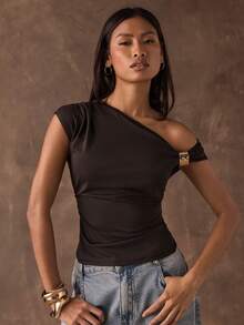 SHEIN BAE Women's Backless Lace-Panel Brown Asymmetrical Shoulder Fashion T-Shirt Front And Back Feature Contrasting Fabric Panels Stylish T-Shirt Perfect For Casual Outings, Sister Hangouts, Home Lounging, Or Layering Under Jackets Brown Lace Top - Burgundy - View 2