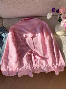 Comfortcana 女士单排扣条纹衬衫，后背饰有心形圆环连接设计，适合新年、情人节等节日穿着，粉色露背上衣，田园风粉色Y2K风格上衣 - 粉色 - 查看 4