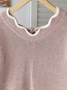 SHEIN Serisse Kids 这款少女休闲时尚百搭针织套头毛衣，采用波浪下摆、V领、后背蝴蝶结和灯笼袖设计，适合周末、休闲外出、返校、圣诞节、新年等秋冬季穿着。 - 藕粉色 - 查看 11