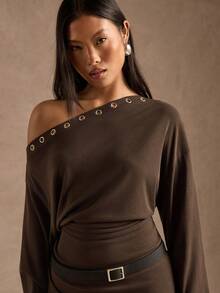 SHEIN BAE 女士纯棕色性感紧身迷你连衣裙，不对称下摆、不对称肩带、长袖、后背系带设计，四季皆宜：完美适用于圣诞节装扮、新年装束、姐妹聚会、浪漫约会、周末派对、休闲外出、音乐节以及秋冬季穿搭。 - 棕色 - 查看 9