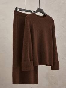 NostaNoir Set Atasan dan Rok Rajut Lengan Panjang Kerah Bulat Warna Polos untuk Wanita Ukuran Besar - Coffee Brown - View 1