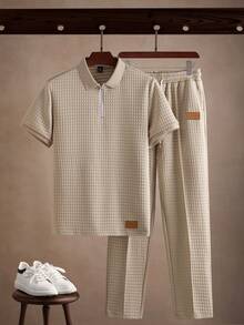 Core Aspect 男士夏季休闲通勤缀饰纹理面料半拉链 Polo 衫和前缝裤套装，男士两件套服装，复古风格，舒适服装 - 卡其色 - 查看 1