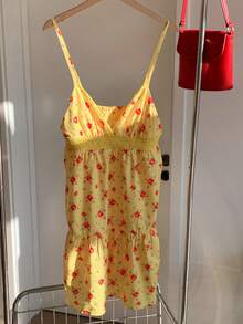 Comfortcana 女士印花撞色蕾丝荷叶边吊带连衣裙 - 淡黃色 - 查看 3