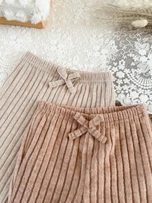 SHEIN 女婴纯色打底裤两件套，三件套可选，简约甜美风格，直筒宽松版型，适合日常外出、居家休闲、户外运动、派对等场合，秋冬季节适用。