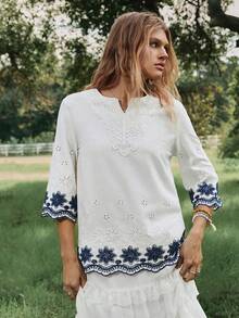 Freevana Blusa casual de mujer con cuello en V de encaje de contraste, manga 3/4 y bordado calado - Azul y blanco - Ver 1