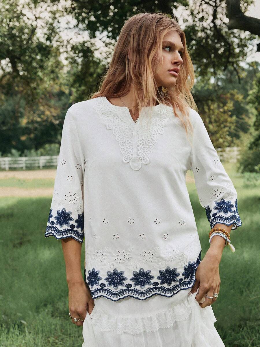 Freevana Blusa casual de mujer con cuello en V de encaje de contraste, manga 3/4 y bordado calado - Azul y blanco - Ver 1