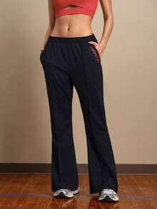 Cheerettes 女士字母印花弹力腰带口袋休闲喇叭运动裤 - 黑與白 - 查看 1