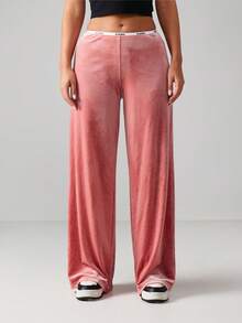 Missguided x Playboy 天鹅绒阔腿高腰运动裤，弹性腰带设计，舒适休闲，适合居家穿着和日常休闲活动。 - 淺粉色 - 查看 1