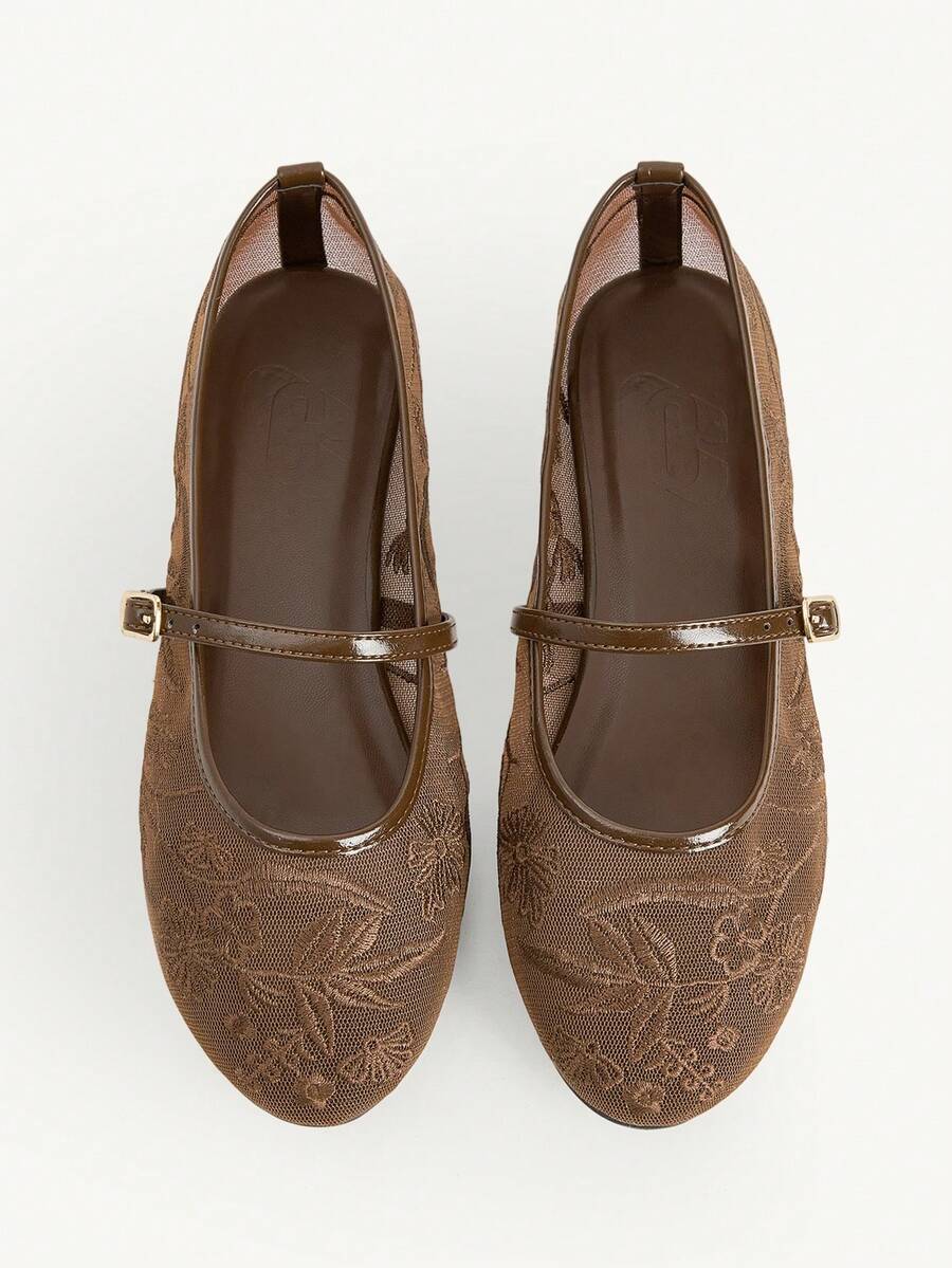 CUCCOO CHICEST 女士花卉刺绣搭扣设计休闲套脚乐福鞋 - 棕色 - 查看 1