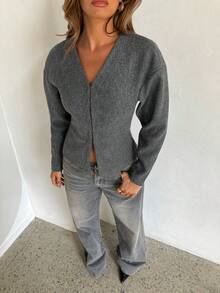 Aloruh Women's Fashionable French Retro V-Neck Raglan Sleeve Long Sleeve Grey Knit Shirt - Grey - View 7