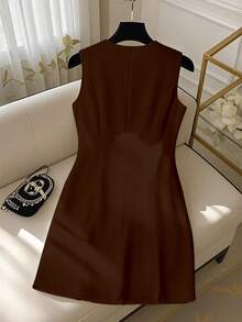 GlowEve CURVE 大码优雅舒适蝴蝶结装饰中长连衣裙，适合通勤和休闲穿着 - 巧克力棕 - 查看 2