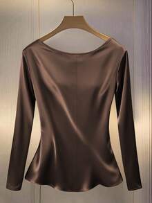 GlowEve CURVE 大码女式亮面长袖衬衫，通勤百搭，侧边褶裥设计，带纽扣 - 咖啡棕 - 查看 2