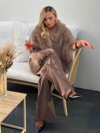 Jeta Ari Women's Winter Faux Fox Fur Faux Fur Collar Elegant Melorad Shawl, Suitable As New Year's Outfit