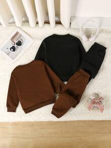 Genkimix Kids Conjunto de 4 piezas de sudadera con estampado de moda para niñas de 4 a 7 años, sudadera con capucha de manga larga y pantalones casuales, adecuado para salidas, 2 conjuntos - Multicolor - Ver 2