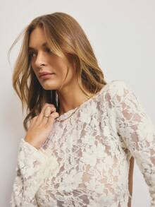 Aralina 女士休闲优雅薄纱长袖蕾丝露背上衣，完美适合冬季、圣诞节、新年和感恩节等场合穿着。 - 杏色 - 查看 9