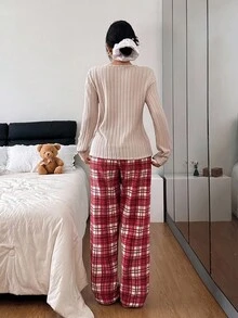 SHEIN 两件套女士睡衣套装：罗纹V领上衣和蓬松格子长裤，秋季家居服套装，睡衣，冬季居家服，舒适保暖 - 杏色 - 查看 2