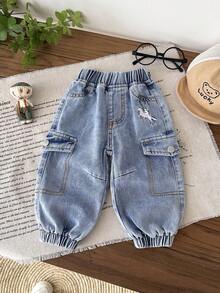 SHEIN LMoss Kids Baby Boy Casual Soft Cute Basic White Horse Embroidery Pattern Blue Denim Jogger Jeans Spring Summer,For Baby Spring/Summer Dailywear,Streetwear,Beach,Birthday For,Casual Jeans For,Vacation For Baby,Graphic Jeans,Jeans,2-Year-Old Jeans - Light Wash - View 6