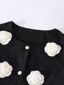 Sparklyn Conjunto de blusa para niñas, blusa negra combinada con falda plisada rosa, decoración floral 3D, estilo elegante para primavera/otoño - Champán - Ver 6