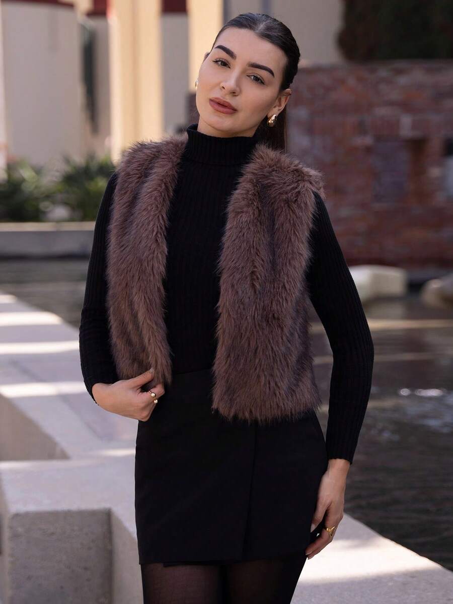 Andrea Bello 秋冬女士咖啡棕色前开仿皮草夹克 - 咖啡棕 - 查看 1