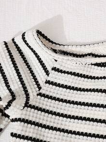 SHEIN 三件套休闲舒适针织吊带背心、吊带和阔腿裤套装，适合户外运动、休闲和日常穿着，斜肩设计，适合青少年。 - 黑與白 - 查看 4