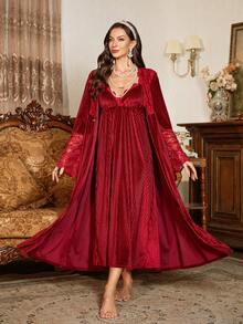 PalaceNights Conjunto de bata y camiseta de dormir de terciopelo acanalado con ribete de encaje de lujo "Palace Nights" para mujeres - Burdeos - Ver 3