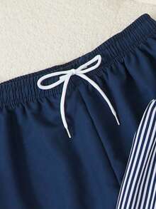 SHEIN 青少年男童泳装，梭织纯色和蓝白条纹两件式沙滩裤，带抽绳可调节，适合度假和夏季穿着。 - 彩色 - 查看 3