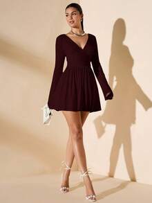 SHEIN BAE 女士纯白色简约日常性感深V领长袖荷叶边袖口收腰迷你连衣裙，秋冬款 - 紫紅色 - 查看 3