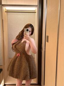 Vibekara 女士可爱蓬松花苞吊带修身连衣裙，适合秋冬季穿着 - 棕色 - 查看 5