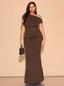 SHEIN BAE 大码女装春夏款，优雅不对称领口鱼尾长裙，适合休闲约会、聚会、派对、夜店、万圣节、情人节、婚礼宾客、舞会、生日等场合穿着。 - 棕色 - 查看 1