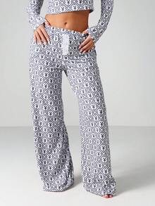Missguided x Playboy Printed Long Sleeve Crop Top And Wide Leg Trouser Two Piece Lounge Set With Monogram Pattern For Loungewear And Casual Wear - Multicolor - View 6