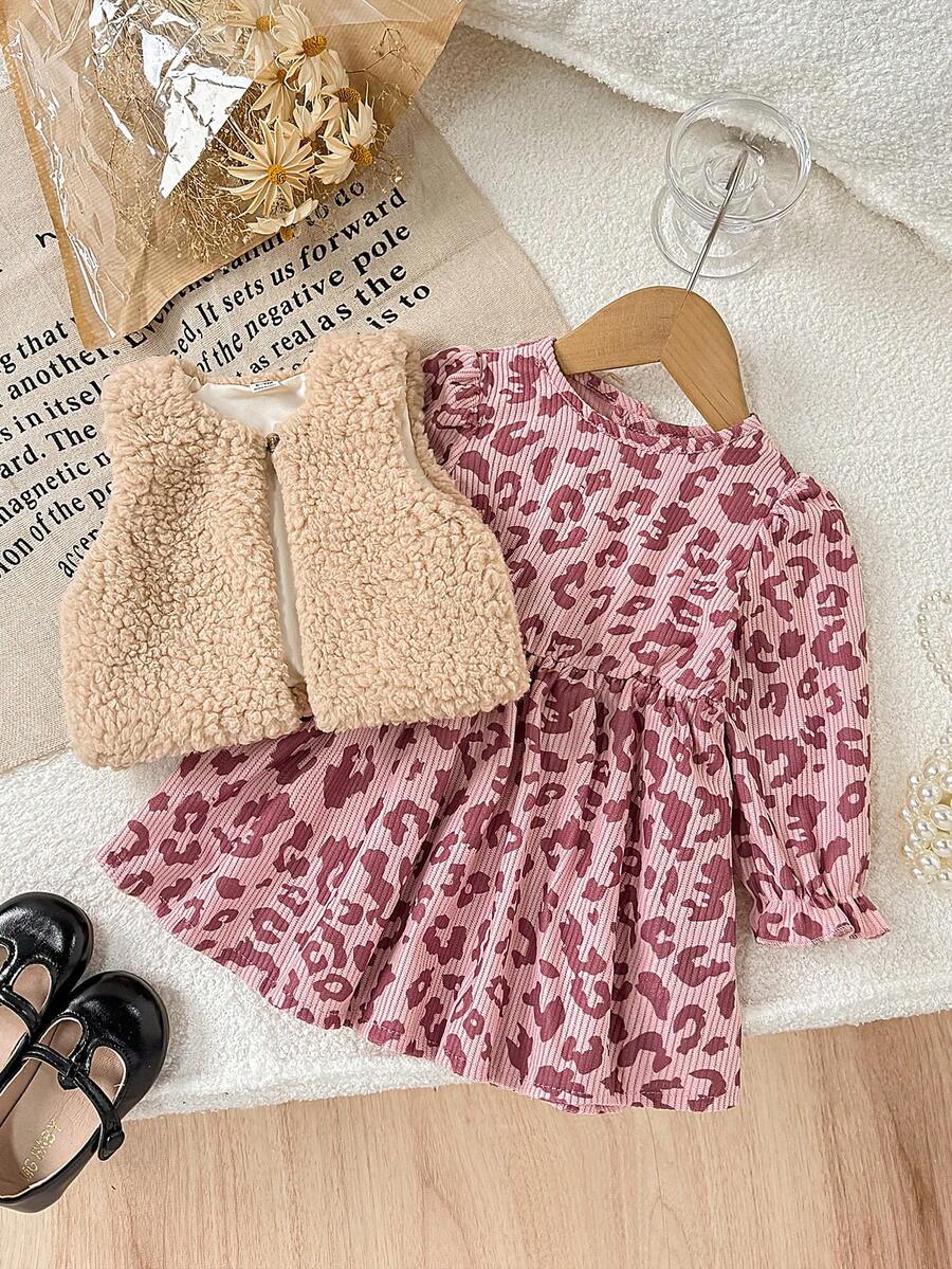 SHEIN Vintaside Kids 2件組女嬰鄉村風毛茸茸背心外套 + 燈芯絨泡泡袖洋裝,可愛休閒日常穿著,厚實保暖,簡約優雅秋冬套裝 - 粉色 - 查看 1