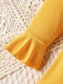 2件套女童蝴蝶装饰荷叶边上衣和碎花打底裤套装，女童两件套秋季套装，8岁女童深黄色套装，女童两件套秋季黄色两件套套装 - 黃色 - 查看 5