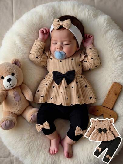 SHEIN Newborn Autumn/Spring Brown Soft Heart All-Over Print Black Bow Accent Knit Puff Sleeve Pullover Top Paired With Black Bow Accent Skinny Pants 2-Piece Set, Suitable For Outings, Casual, Sports, Christmas Parties