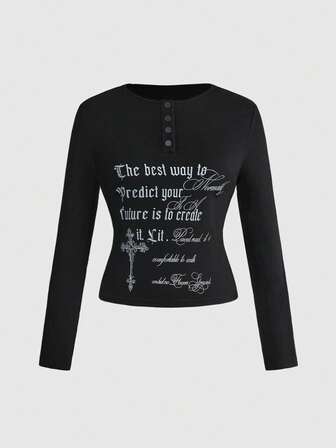 Goth Blusa negra de talla grande para mujer con estampado de texto y cruz, botones metálicos y cuello, Blusa de manga larga de talla grande